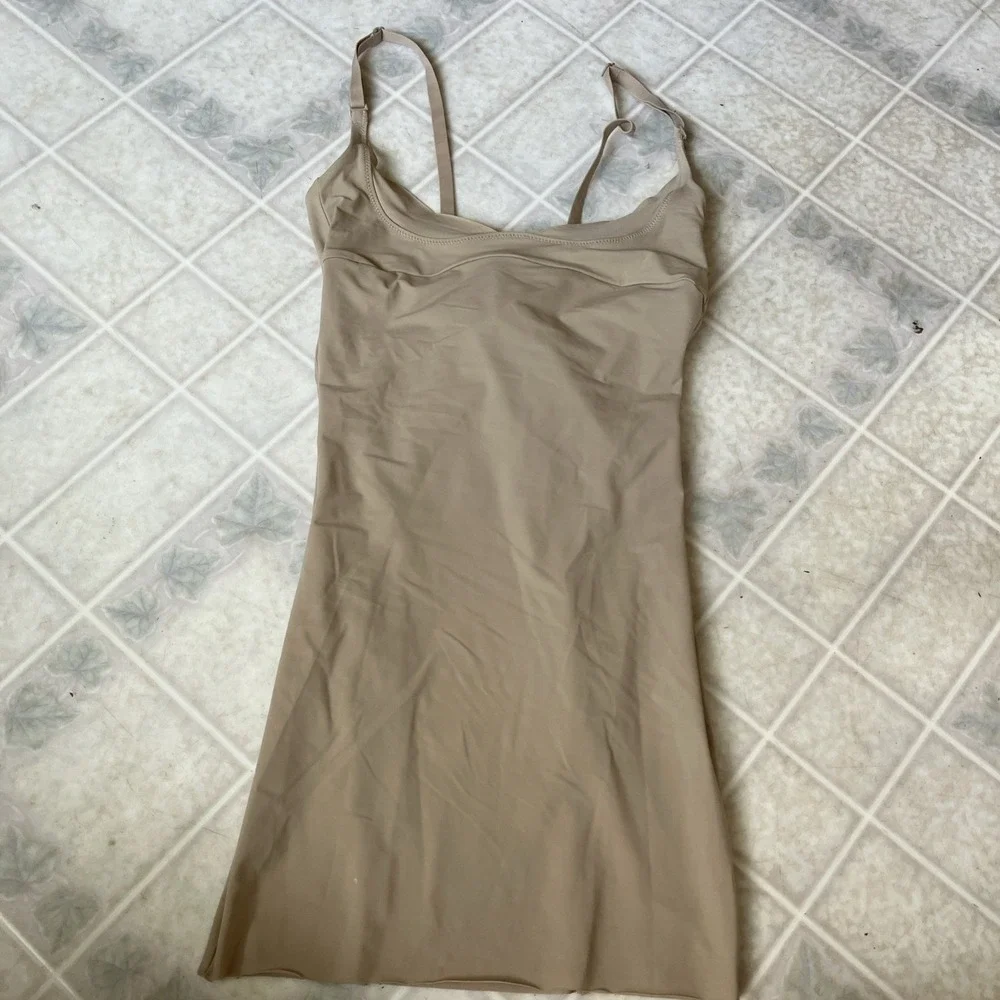 Flexees Nude Take Inches Off Shapewear Slip Wear Your Own Bra Small NWOT 2541 - Picture 2 of 7